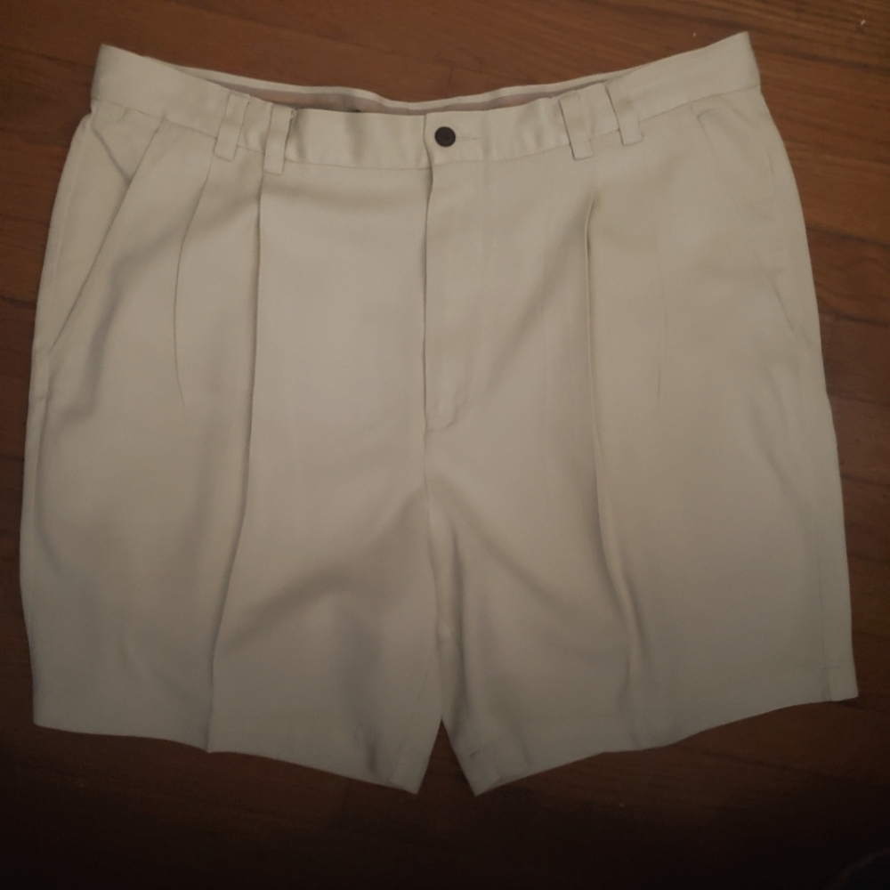 Tommy Bahama 100% Silk shorts Size 38